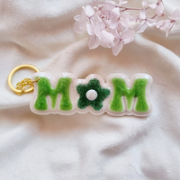 Porte-clé MOM en résine – Cadeau maman original