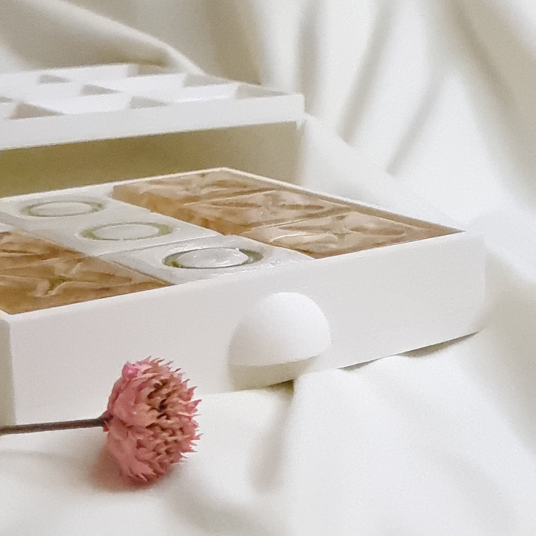 Jeu OXO en Résine Hortensia avec Rangement