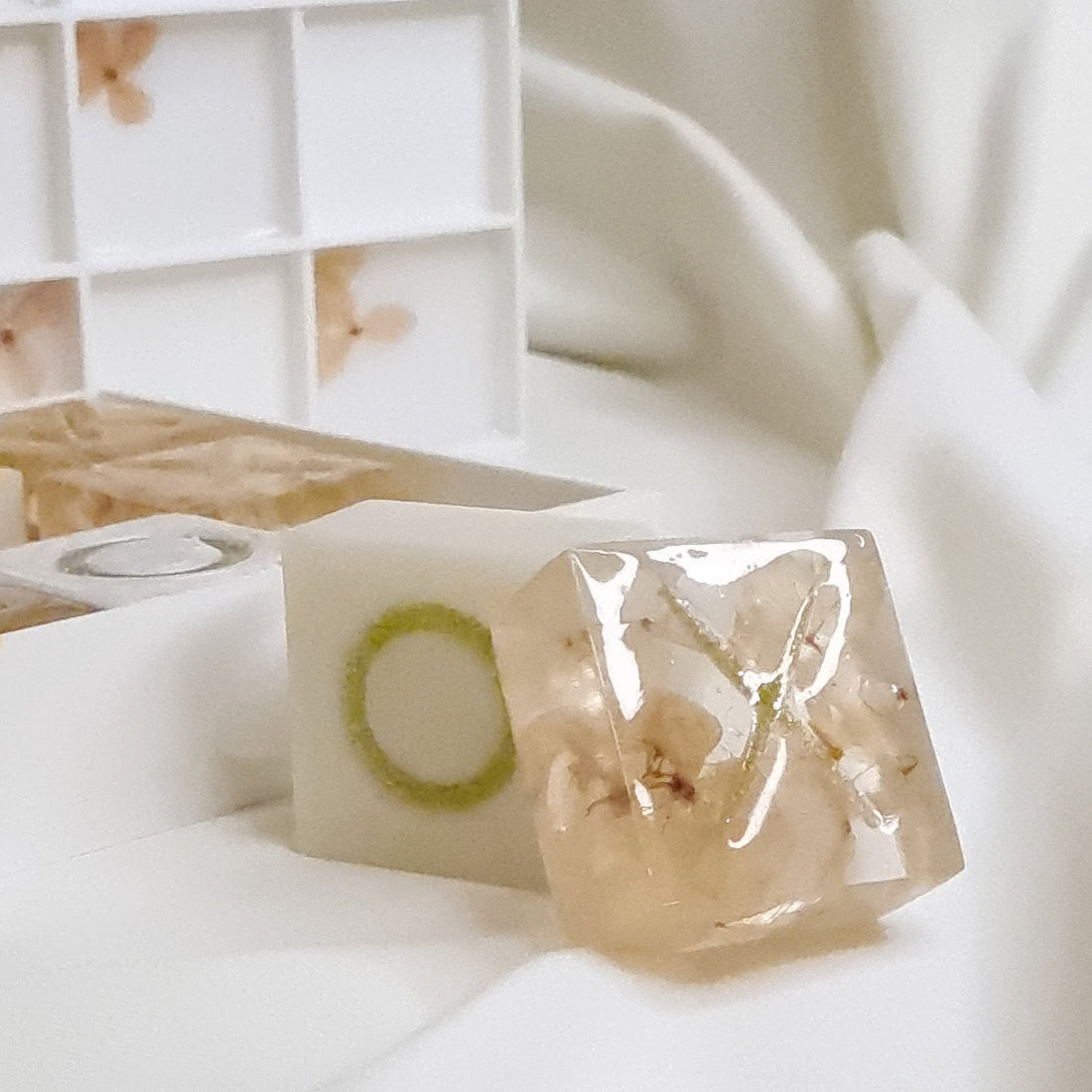 Jeu OXO en Résine Hortensia avec Rangement